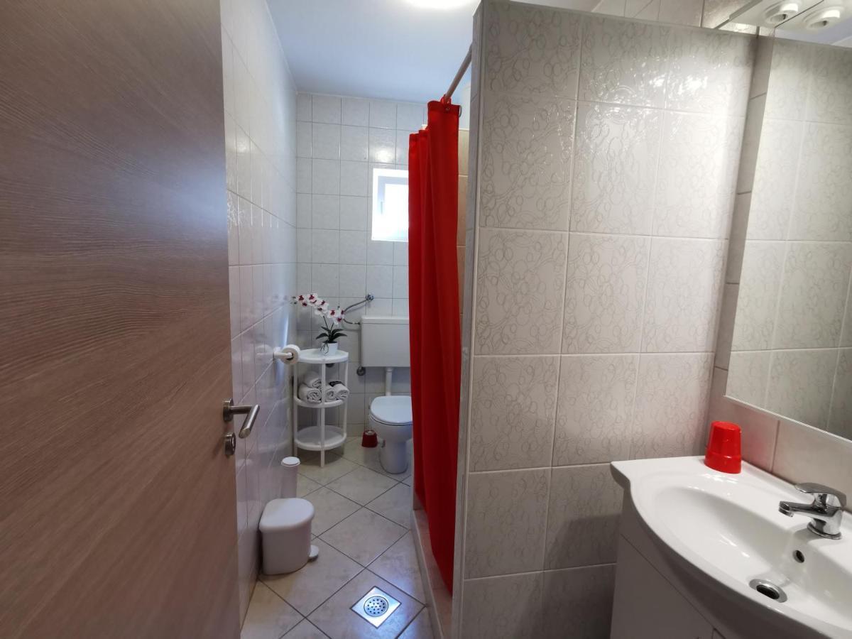 Apartments With A Swimming Pool Punat, Krk - 5378 Exterior photo